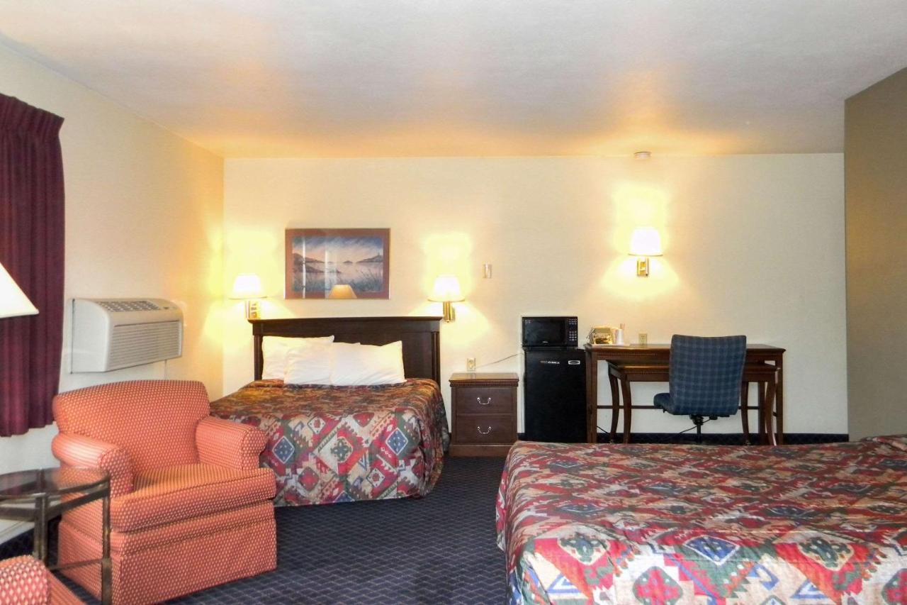 Rodeway Hotel