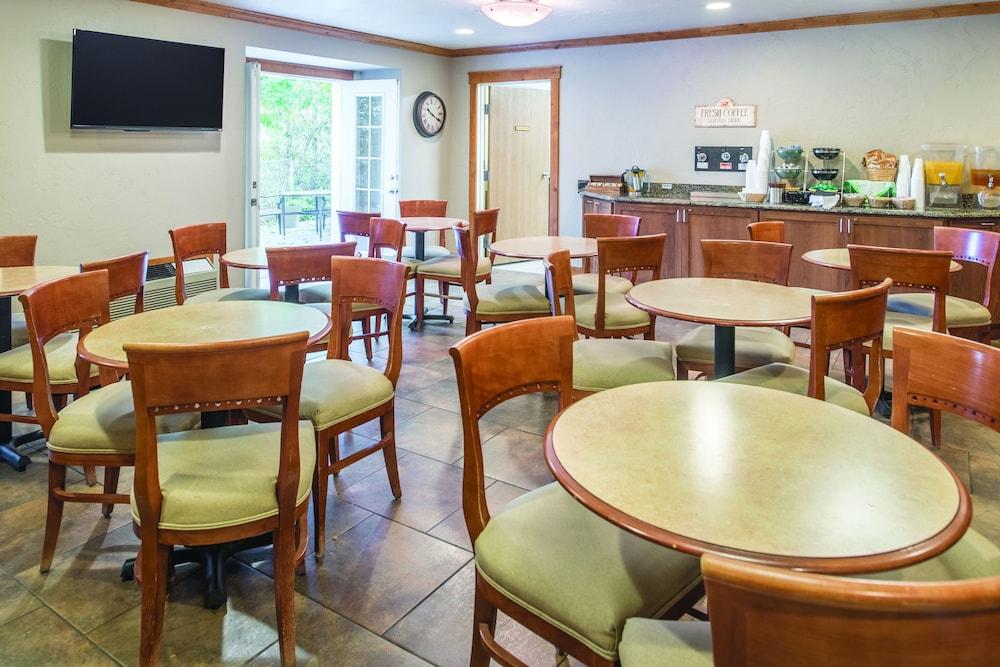Wenatchee Inn Hotel 3*