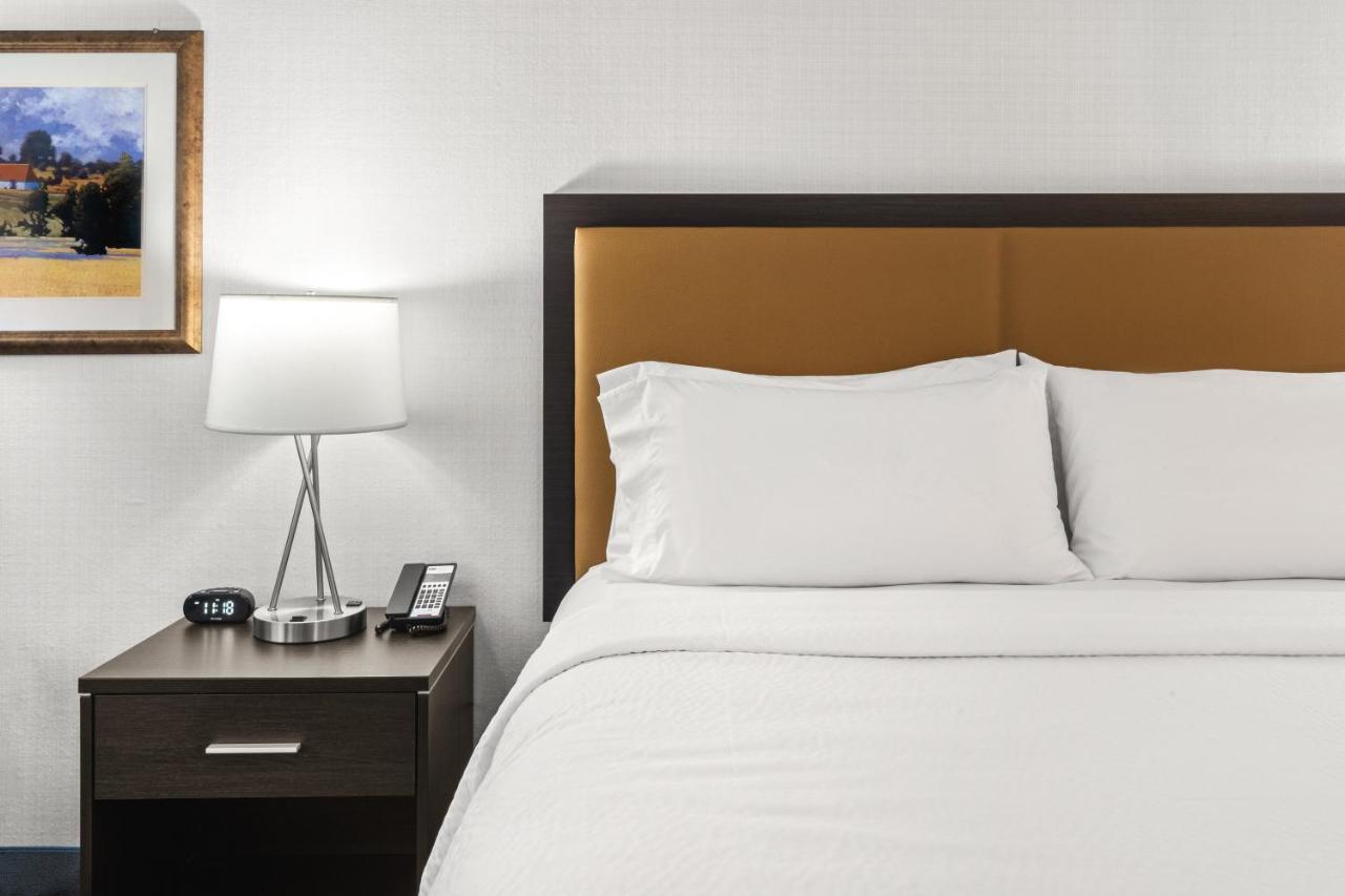 Express By Ihg Hotel 2*