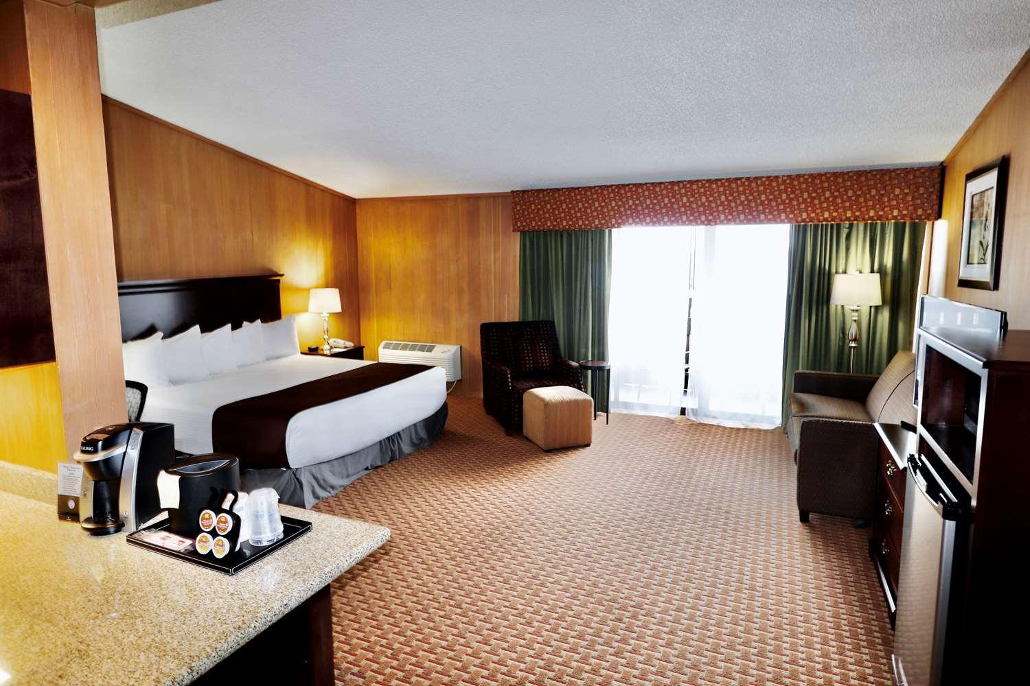 Western Chieftain Hotel 3*