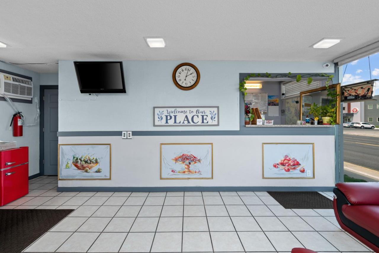 Holiday Lodge Wenatchee Motel