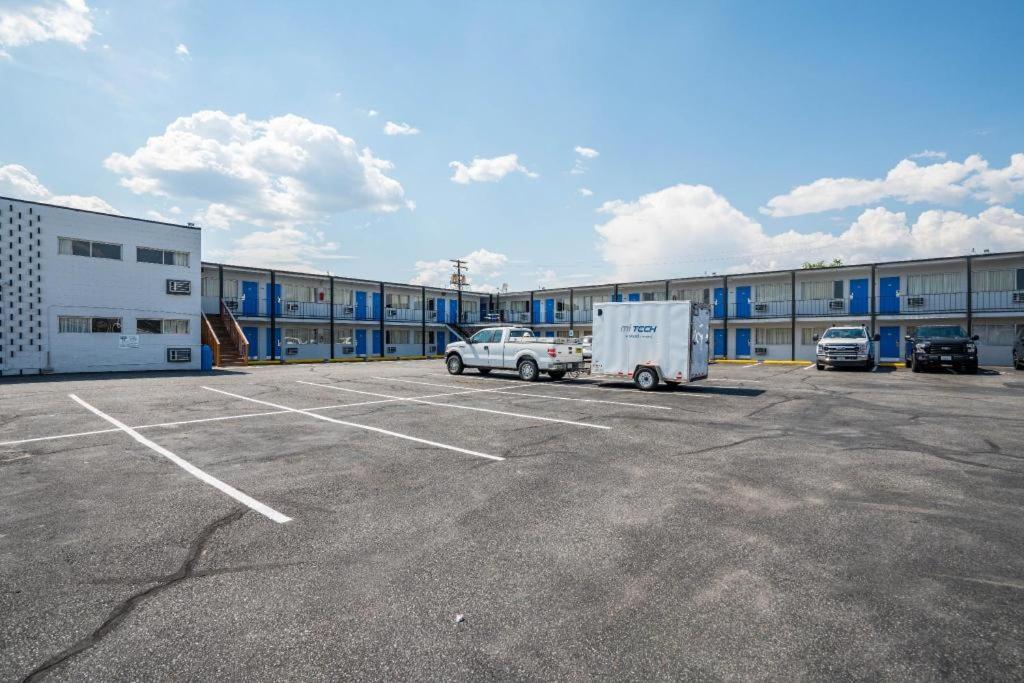 Holiday Lodge Wenatchee Motel 2*