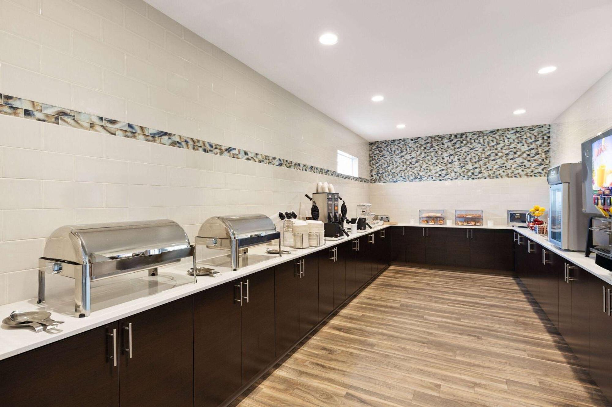 La Quinta & By Wyndham Hotel 3*