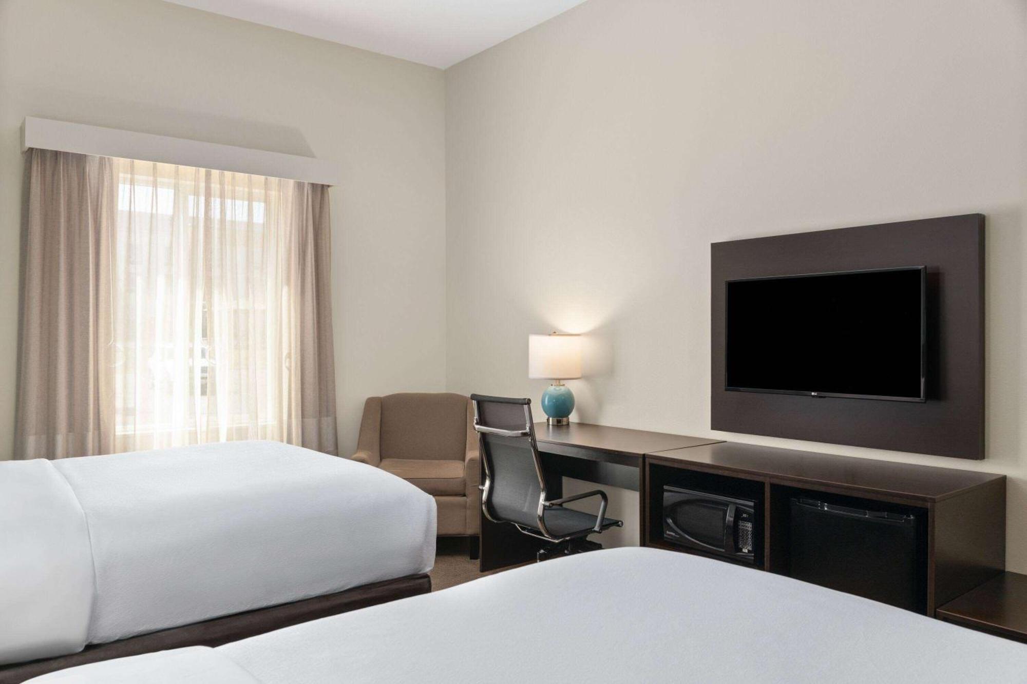 La Quinta & By Wyndham Hotel 3*