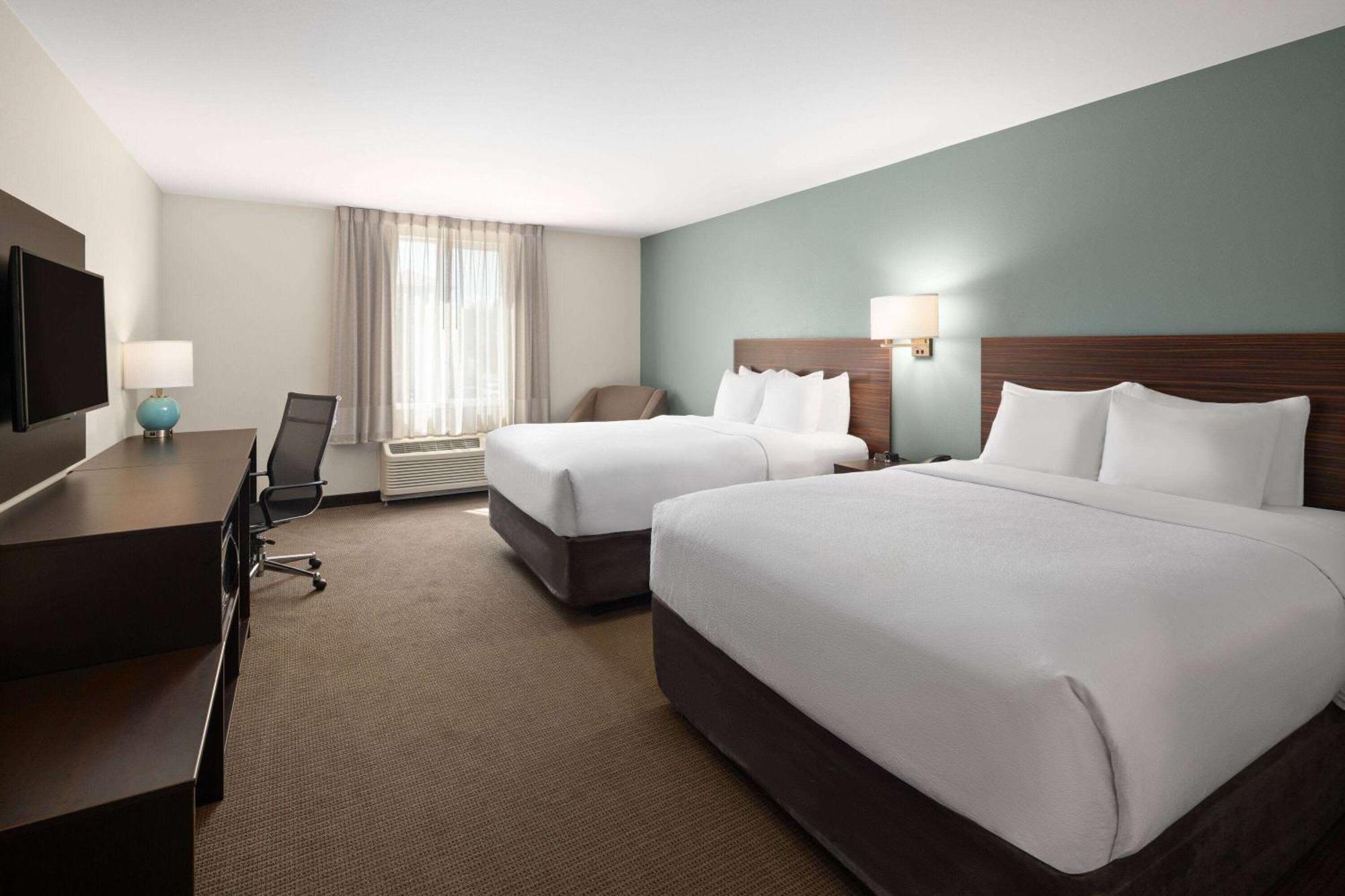 Hotel La Quinta & By Wyndham 3*