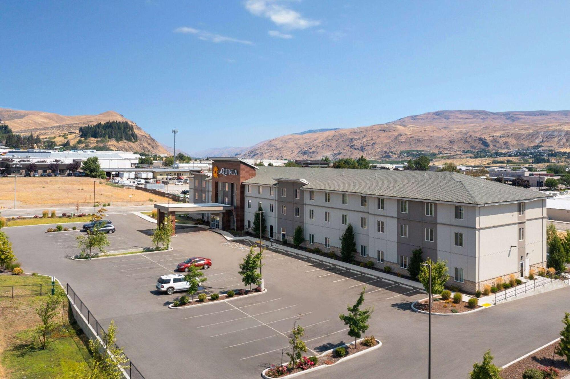 La Quinta & By Wyndham Hotel