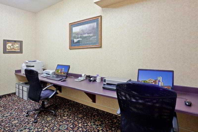 Express By Ihg Hotel 2*