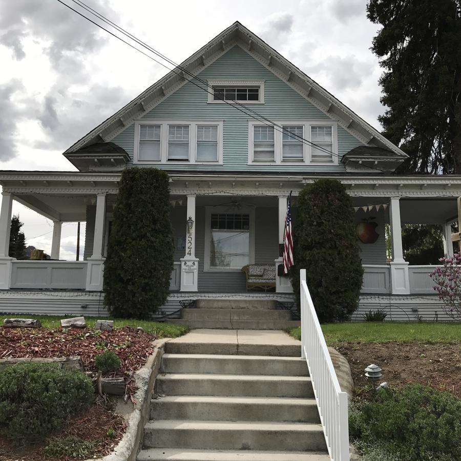 Apple Country Bed & Breakfast 2*