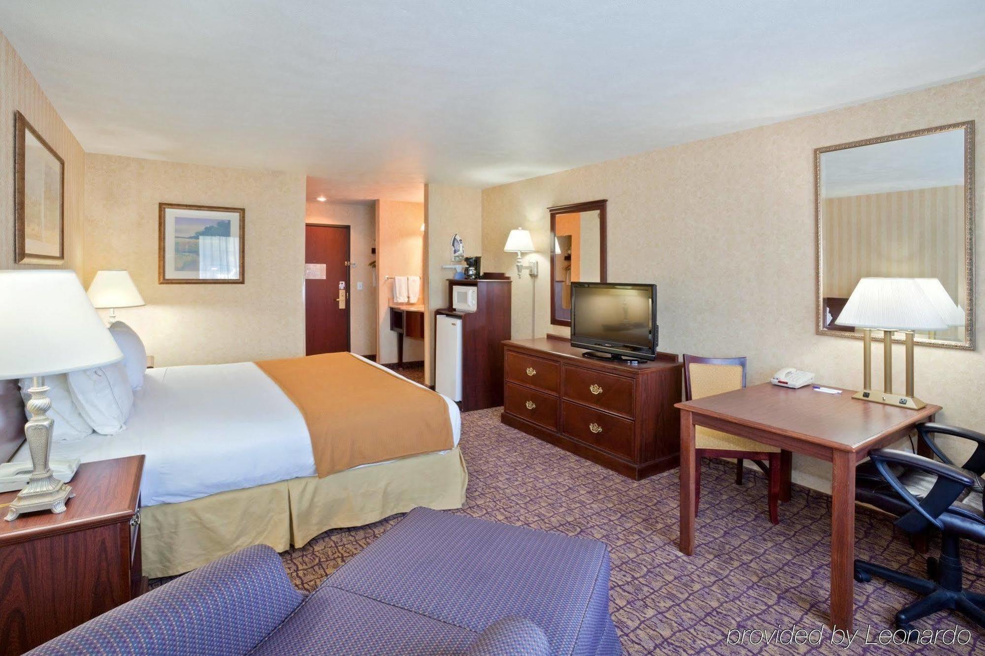 Express By Ihg Hotel