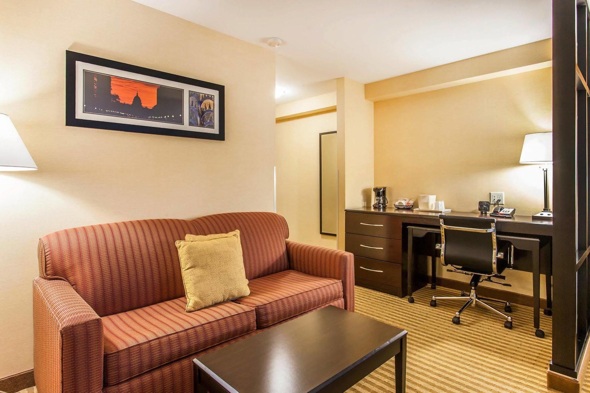 Comfort Gateway Hotel 3*