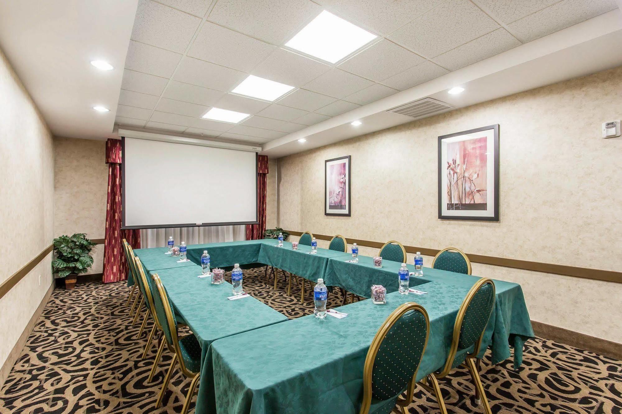 Comfort Gateway Hotel 3*