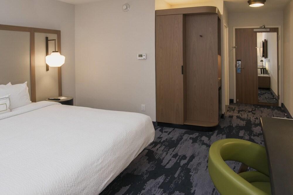 Hotel Fairfield & By Marriott