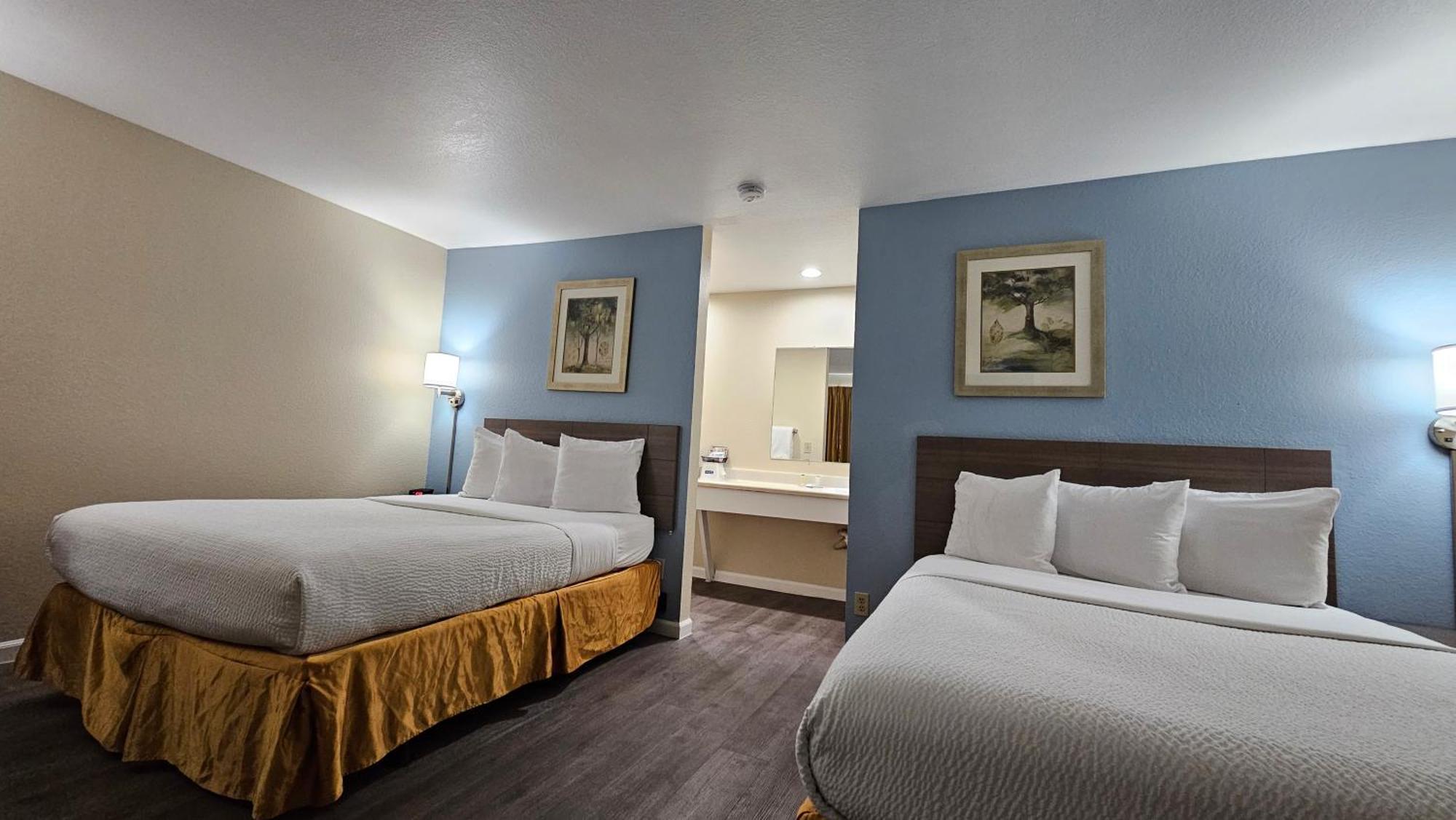 Travelodge By Wyndham Motel